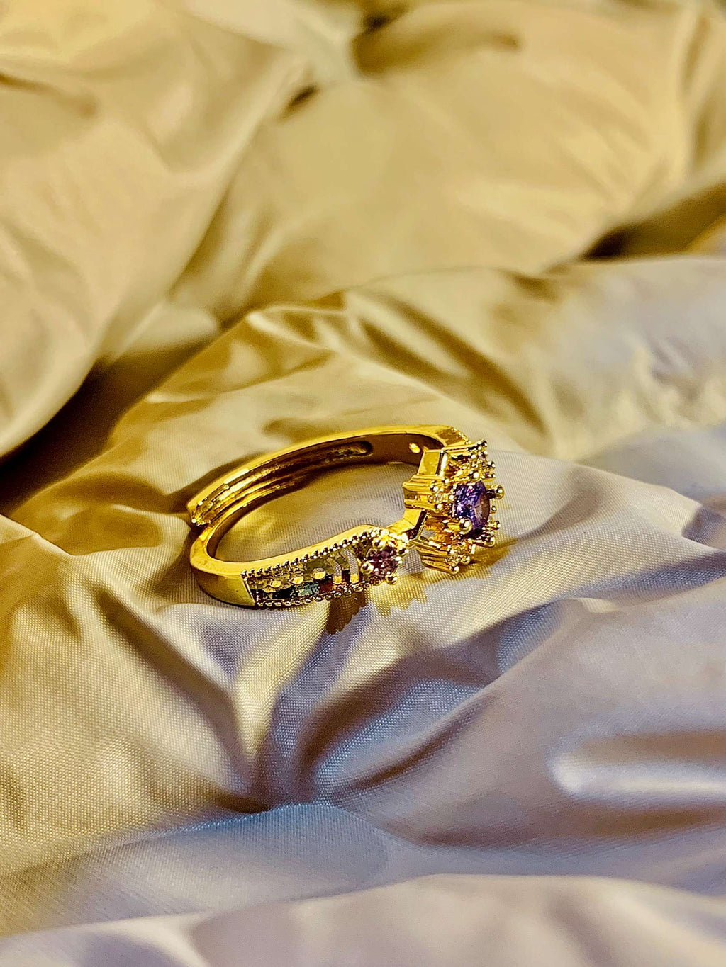 French Style Vintage White Olive Green Zircon Ring