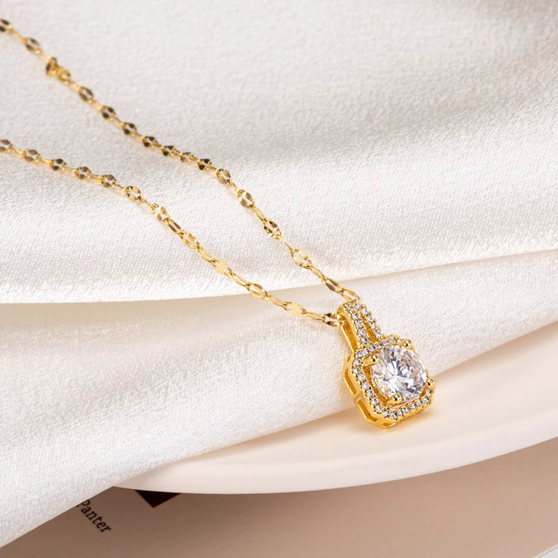 light luxury gold plated exquisite titanium steel necklace