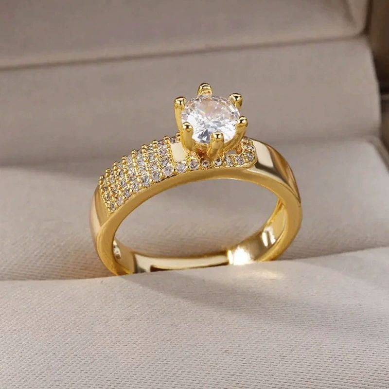 Hot-Selling 18K Gold-Plated Full Diamond Luxury Ring for Women